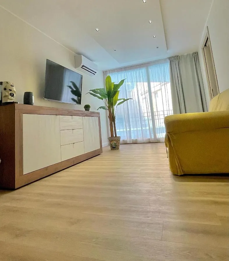 Taormina Cali Apartment 0*,